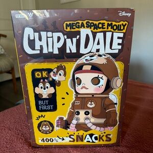 Disney Mega Space Molly Chip 'n' Dale Brown and Cream Figure